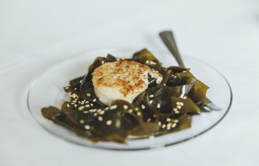 Seared Scallop with Wakame Salad